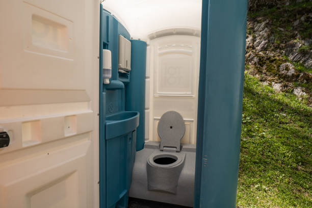 Best Porta potty delivery and setup  in Rockford, IL